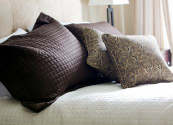 Clean Bedding | Pillow & Comforter Dry Cleaning Columbus